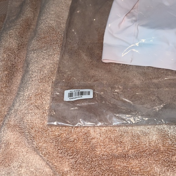 Very Light Pink Smoothing V-Neck Wireless Bra - Picture 6 of 7